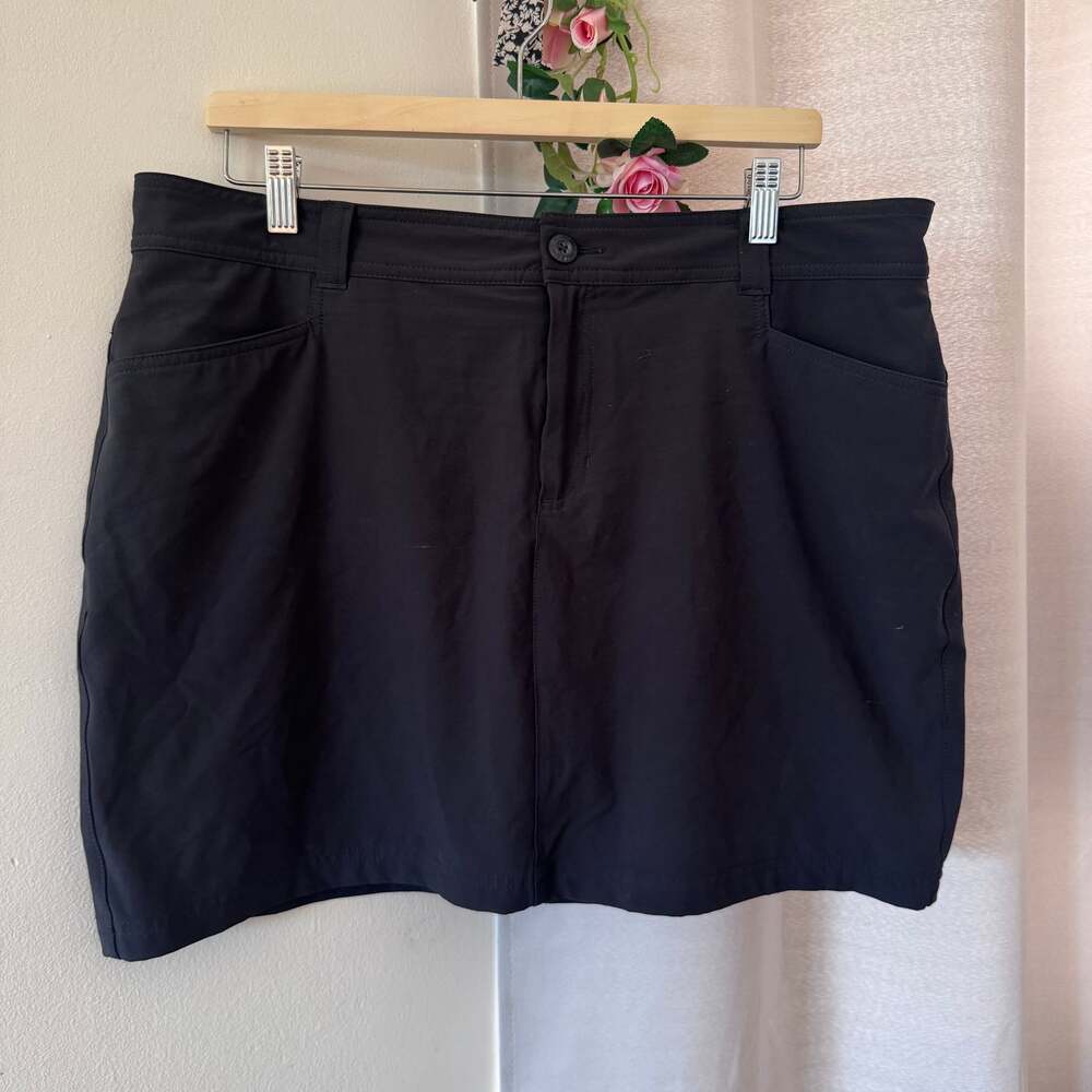 Eddie Bauer Adventurer 2.0 Black Skort Women's Size 16